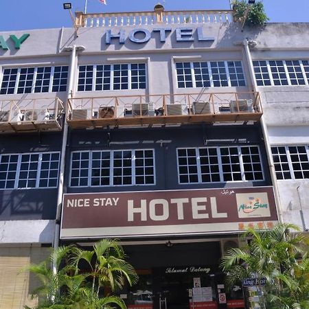Nice Stay Hotel Рауб Экстерьер фото