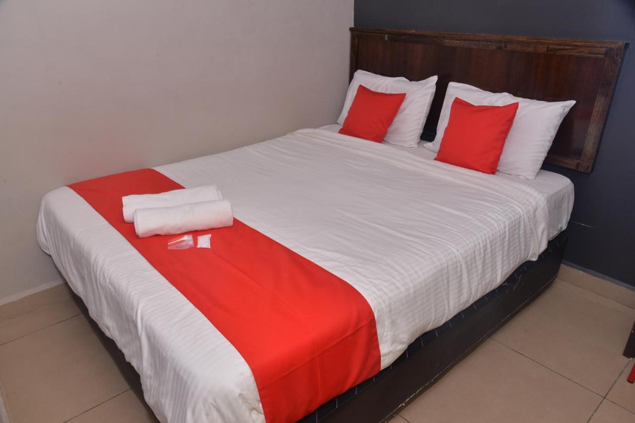 Nice Stay Hotel Рауб Экстерьер фото